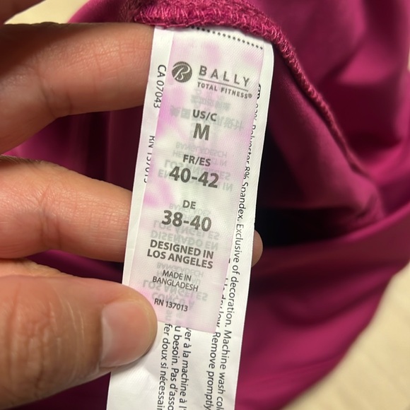 Bally total fitness fuchsia red bike shorts, size medium, new - Picture 4 of 7